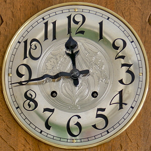 LFS Jugendstil Gutsherrenuhr Eiche 17