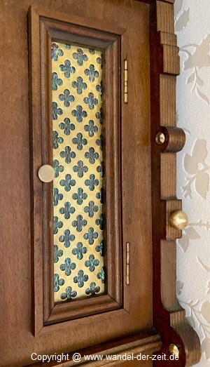 Lenzkirch Käfer Freischwinger Nussbaum Viertelschlag 08