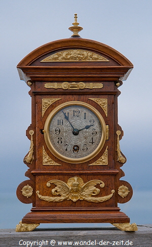 Lenzkirch-Pendule-Nussbaum-Löwenfuesse_04