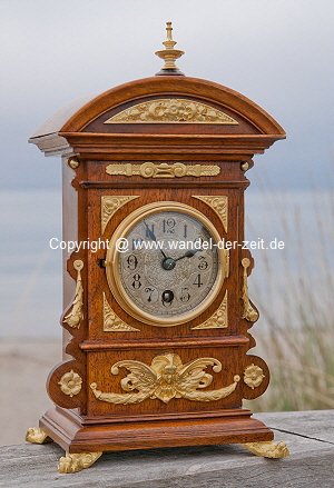 Lenzkirch-Pendule-Nussbaum-Löwenfuesse_05