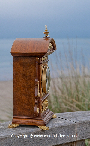 Lenzkirch-Pendule-Nussbaum-Löwenfuesse_06