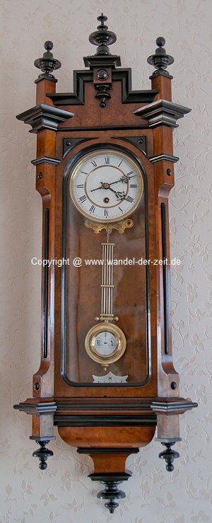 Lenzkirch-Schlafzimmer-Regulator_Louis-Philippe-01