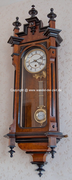 Lenzkirch-Schlafzimmer-Regulator_Louis-Philippe-04