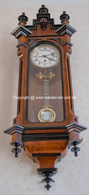 Lenzkirch-Schlafzimmer-Regulator_Louis-Philippe-06